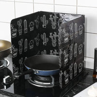 Set of 2Pcs Foldable Oil Splatter Screens Aluminium Foil Gas Stove Splash Proof Baffle Home Kitchen Cooking Gadgets Black and White