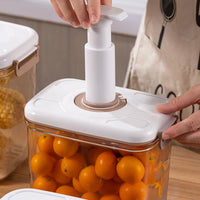 2.7L Vacuum Food Storage Container with Airtight Lid Vacuum Pump Food Storage Box